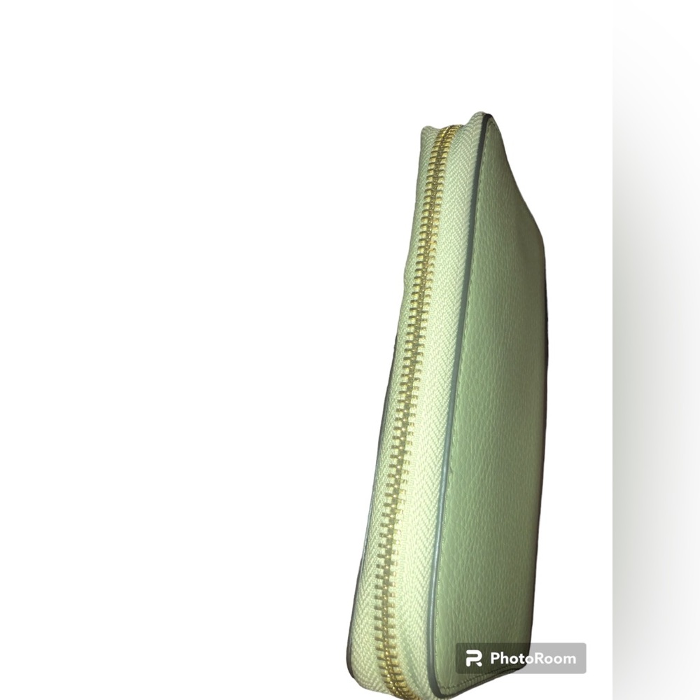 Michael Kors Wallet - Picture 4 of 6